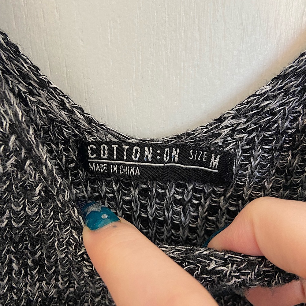 Cropped knitted tank top
